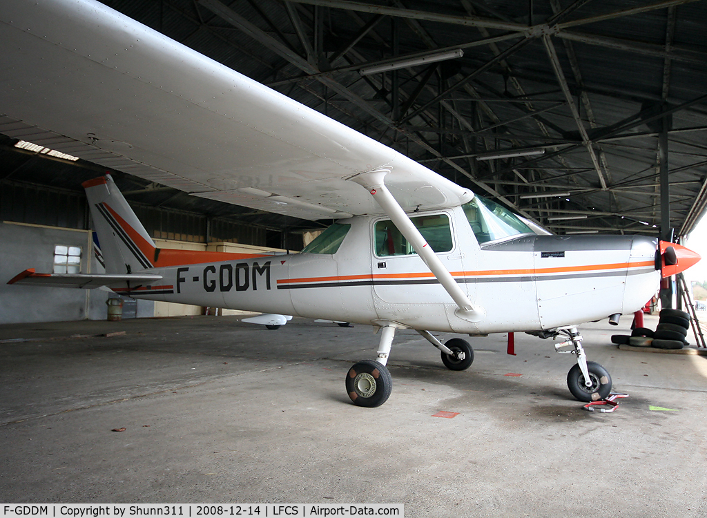F-GDDM, Reims F152 C/N 1834, Parked inside Airclub's hangar...