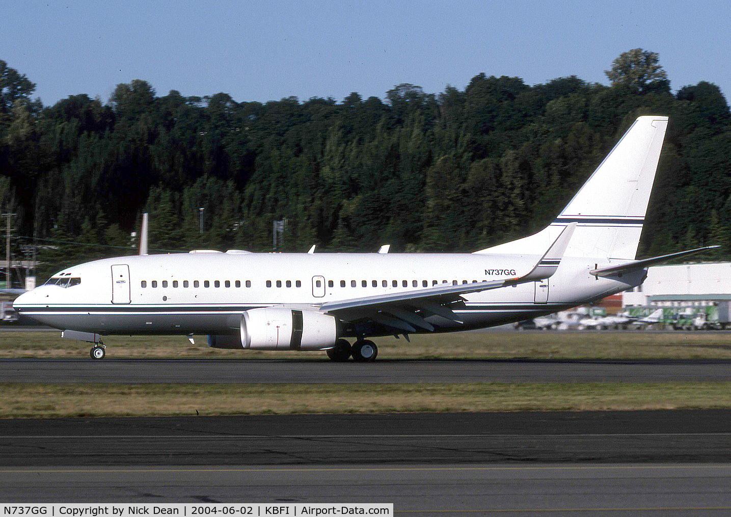 N737GG, 1999 Boeing 737-74Q C/N 29136, KBFI (one of the Mid East Jet fleet)