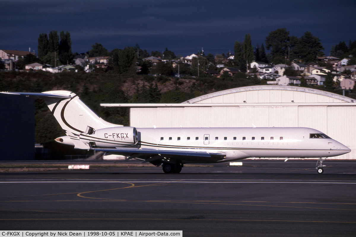 C-FKGX, 1997 Bombardier BD-700-1A10 Global Express C/N 9004, KPAE (Formerly N1TK now registered HB-JGO)