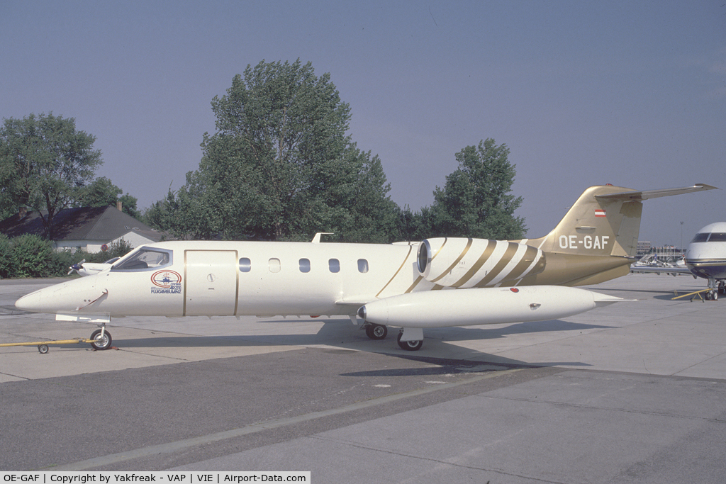 OE-GAF, Gates Learjet 35A C/N 35A-382, Aerzteflugambulanz Learjet 35