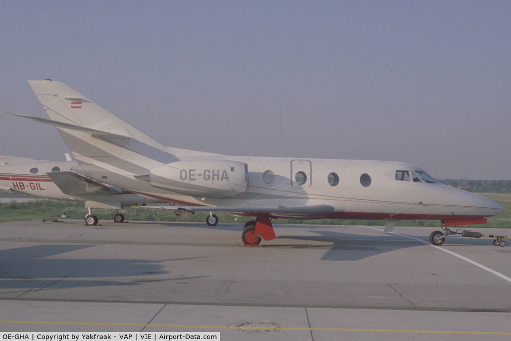 OE-GHA, 1988 Dassault Falcon 10 C/N 221, Falcon 10