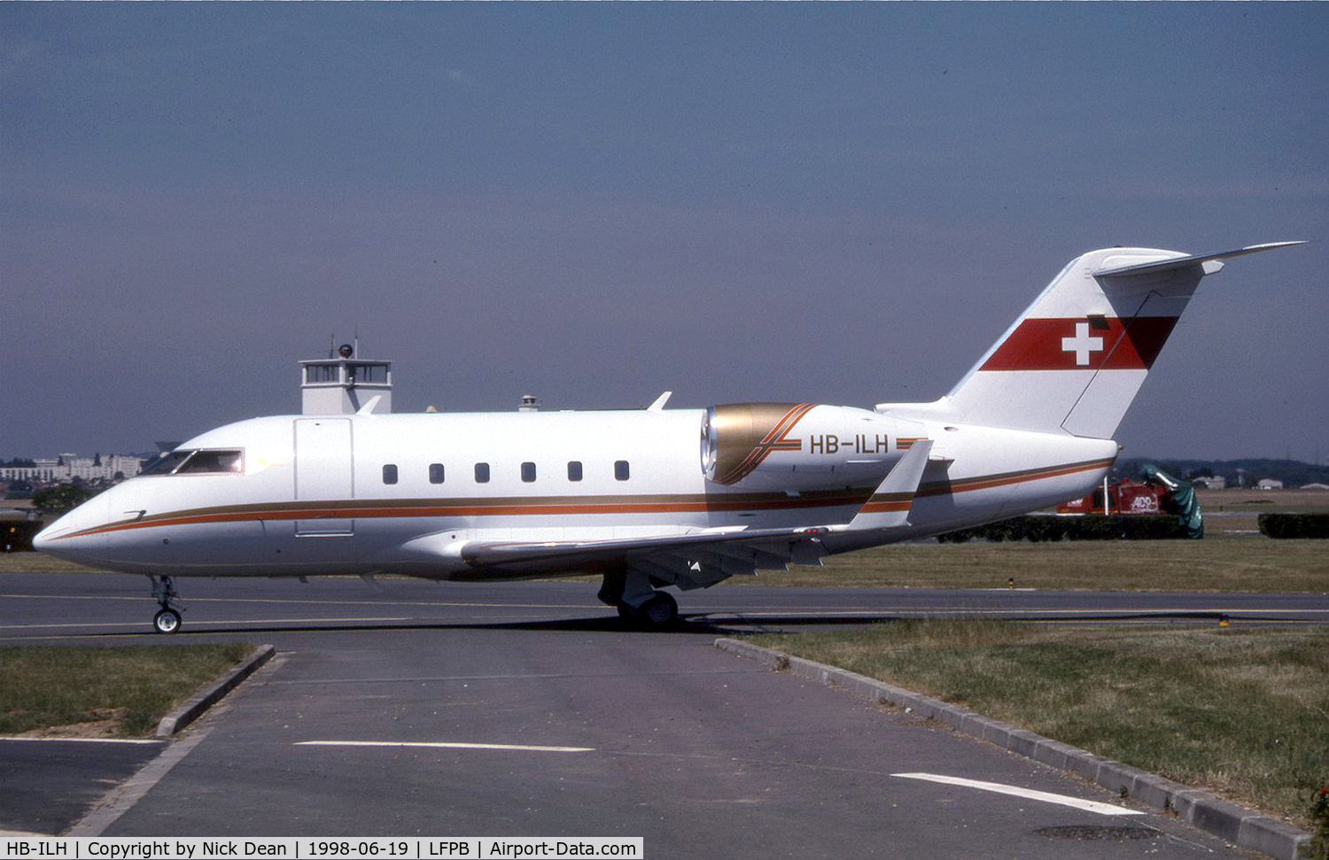 HB-ILH, 1981 Canadair Challenger 600S (CL-600-1A11) C/N 1025, LFPB (Currently registered N399WB)