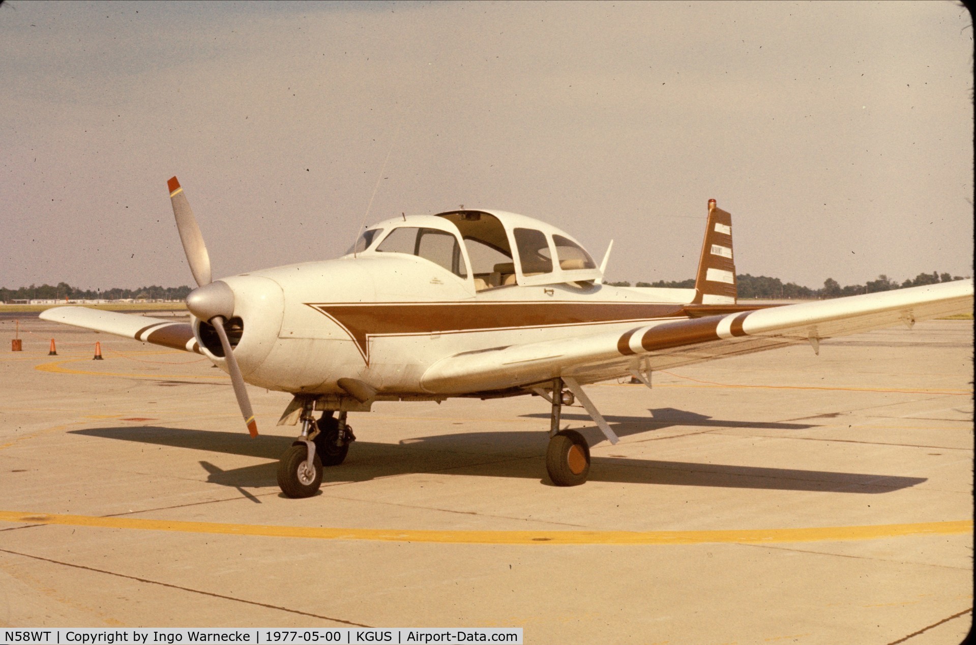 N58WT, 1947 North American Navion (NA-145) C/N NAV-4-1127, North American L-17 Navion at Grissom AFB Airshow