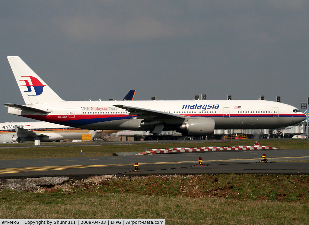 9M-MRG, 1998 Boeing 777-2H6/ER C/N 28414, Rolling for departure...