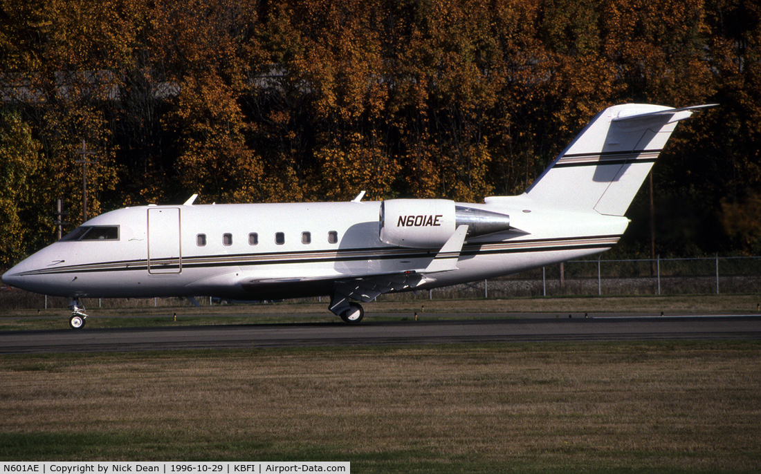 N601AE, 1986 Canadair Challenger 601 (CL-600-2A12) C/N 3050, KBFI (Seen as N601AE and currently registered N802PA as posted)