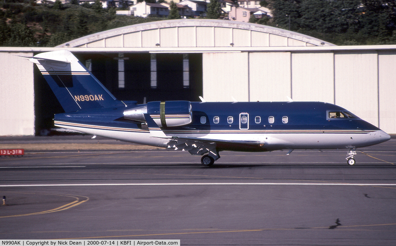 N990AK, 1997 Canadair Challenger 604 (CL-600-2B16) C/N 5337, KBFI