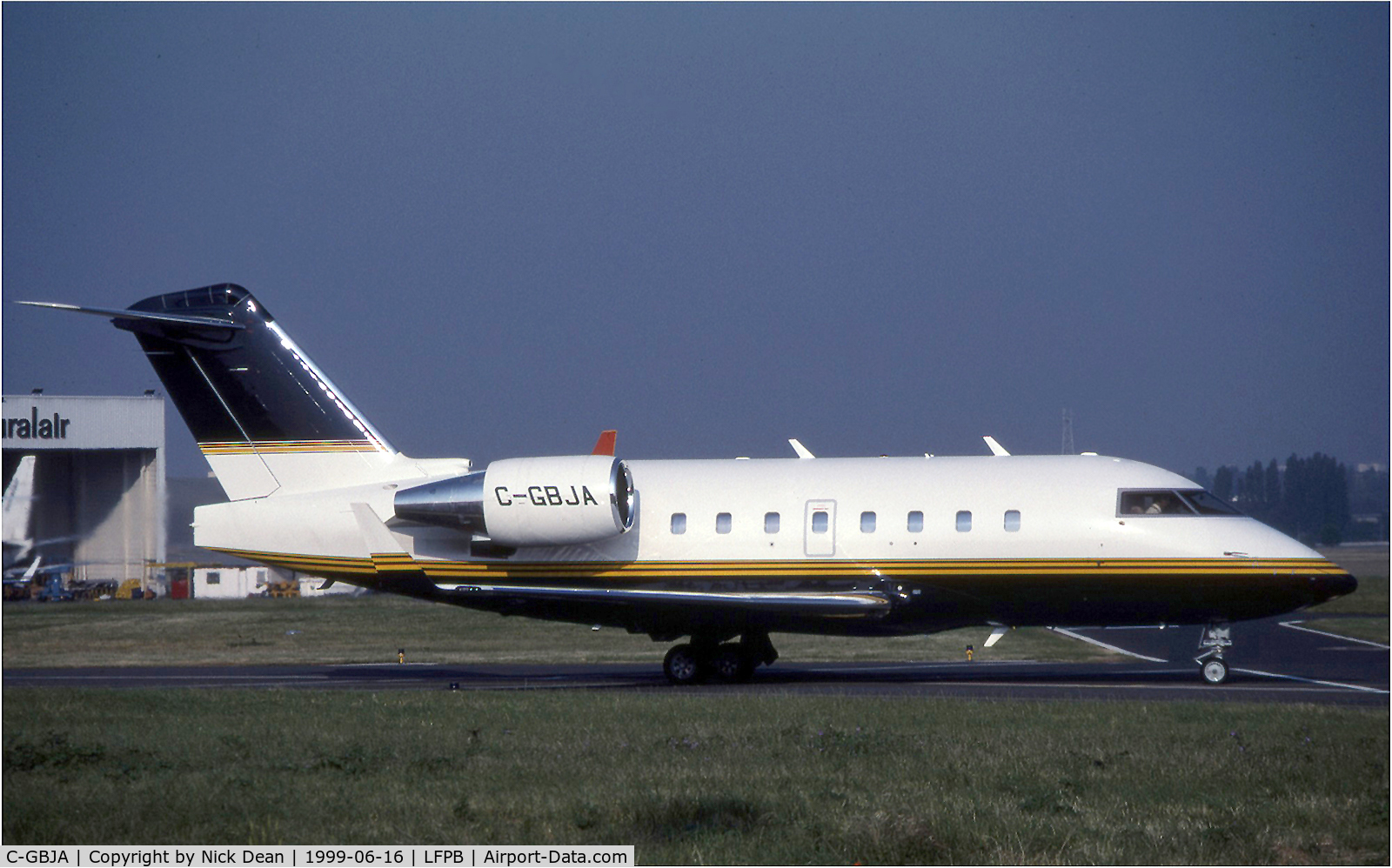 C-GBJA, 1997 Canadair Challenger 604 (CL-600-2B16) C/N 5341, LFPB (Currently registered N604SA)