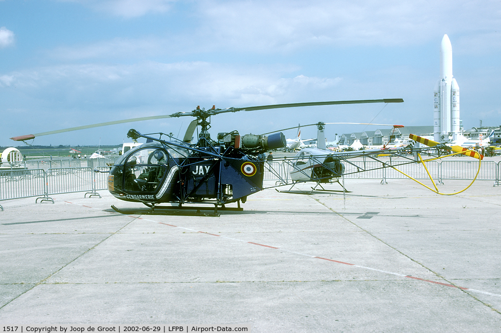 1517, Sud SE-3130 Alouette II C/N 1517, This Alouette was on the static of the 2002 Salon at Le Bourget.
