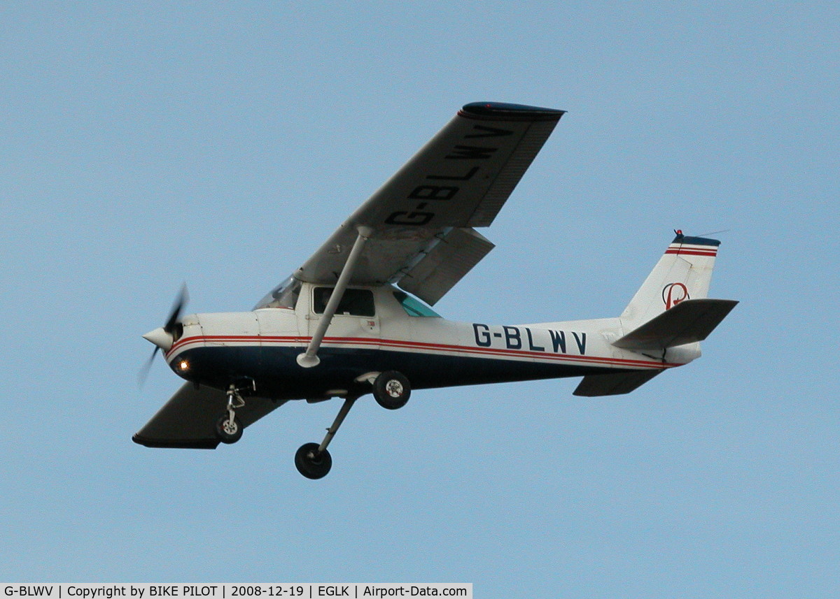 G-BLWV, 1981 Reims F152 C/N 1843, FINALS FOR RWY 25