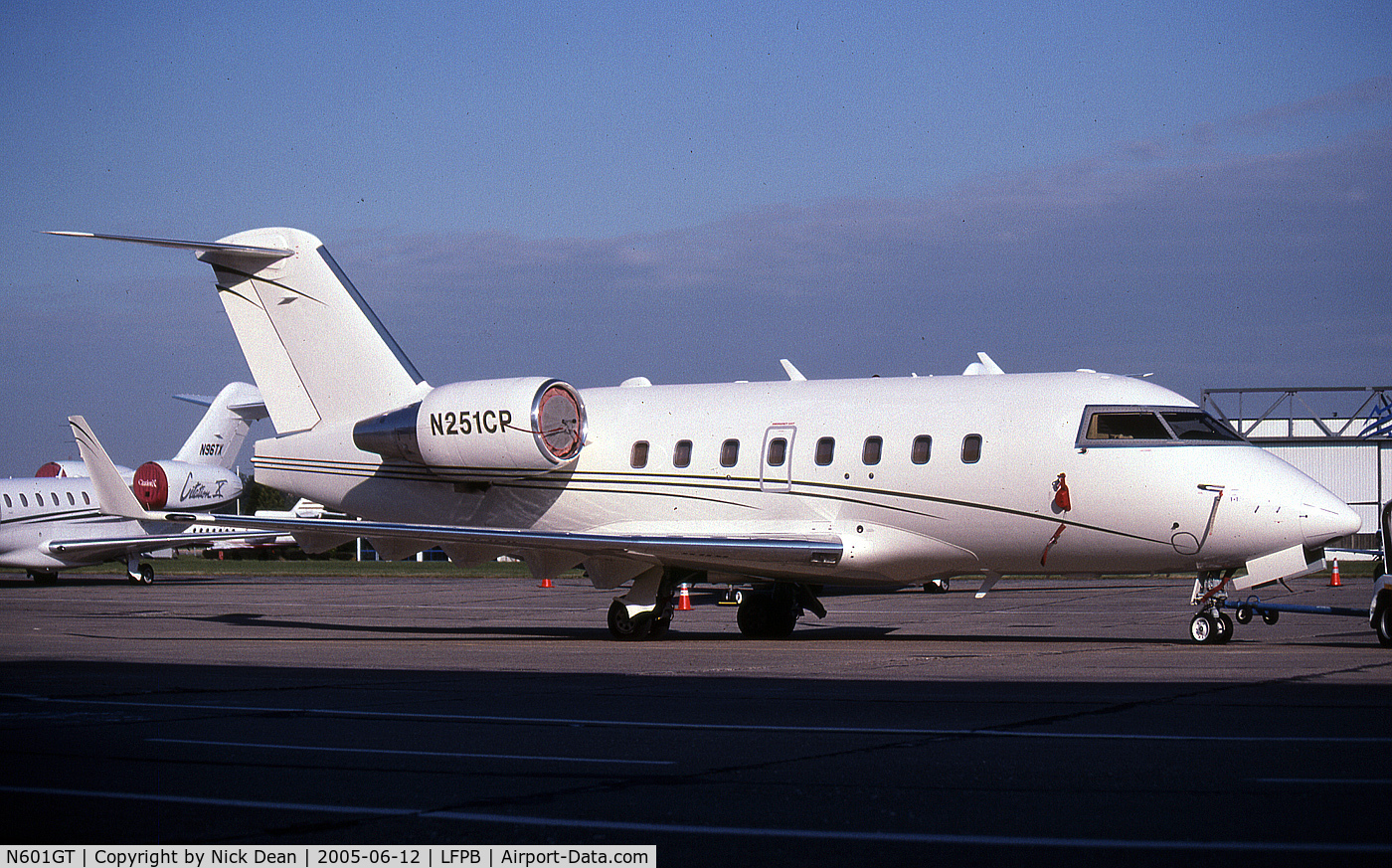 N601GT, 2002 Bombardier Challenger 604 (CL-600-2B16) C/N 5524, LFPB (Seen here as N251CP this frame is currently registered N601GT as posted)