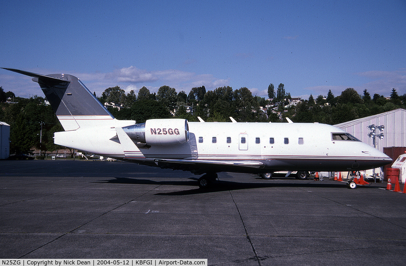 N25ZG, 2002 Bombardier Challenger 604 (CL-600-2B16) C/N 5536, KBFI (Seen here as N25GG and currently registered N25ZG as posted)