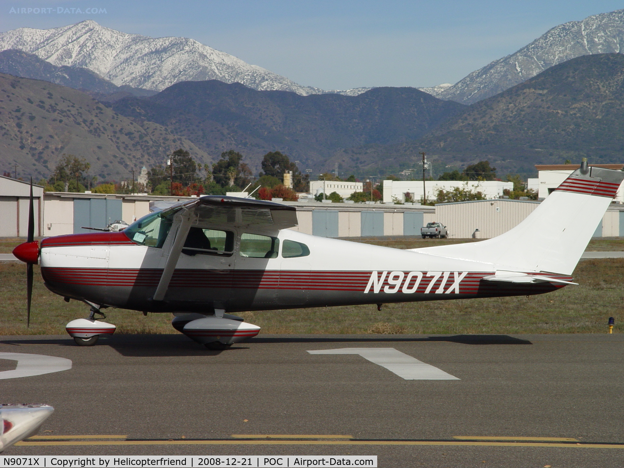 N9071X, 1961 Cessna 182D Skylane C/N 18253471, Taxiing/On display at Brackett/Flying in/Flying out