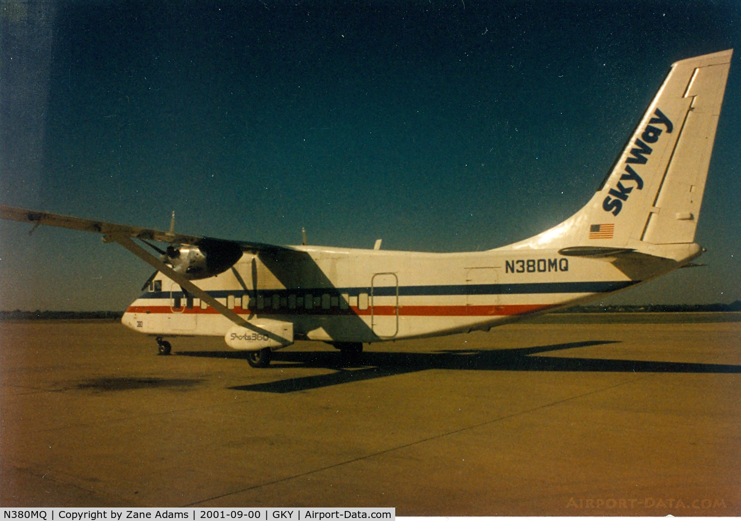 N380MQ, 1986 Short SD3-60-200 C/N SH3702, At Arlington Municipal