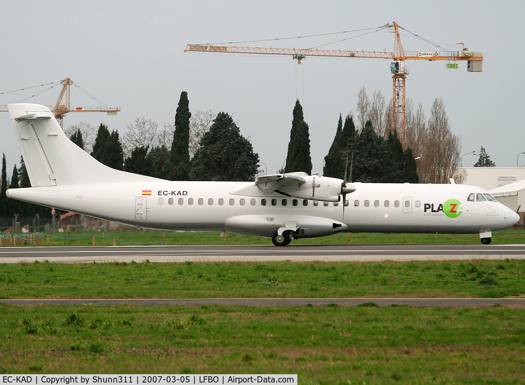 EC-KAD, 1990 ATR 72-102 C/N 171, Ready for departure rwy 32R with 'Plaza' titles