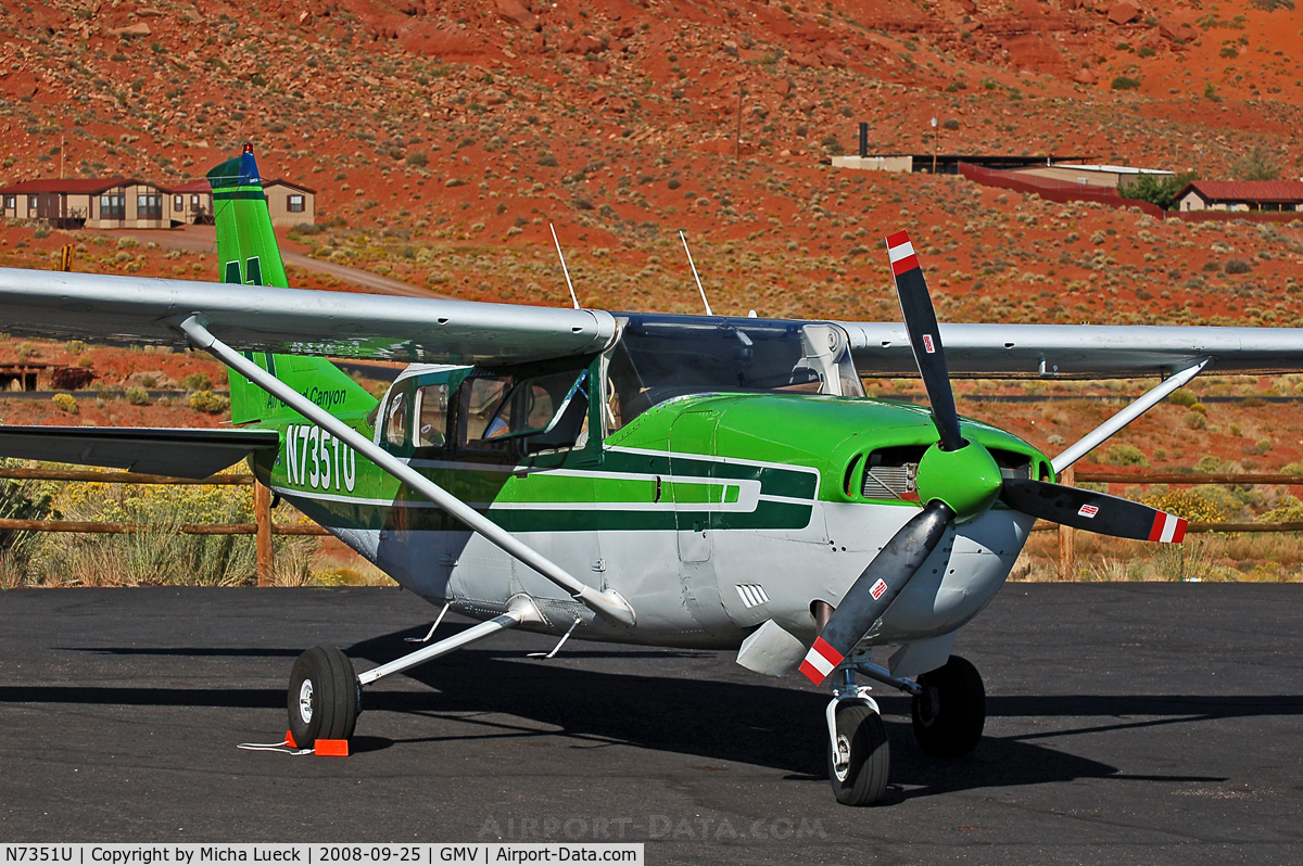 N7351U, 1977 Cessna T207A Turbo Stationair 7 C/N 20700415, At Monument Valley