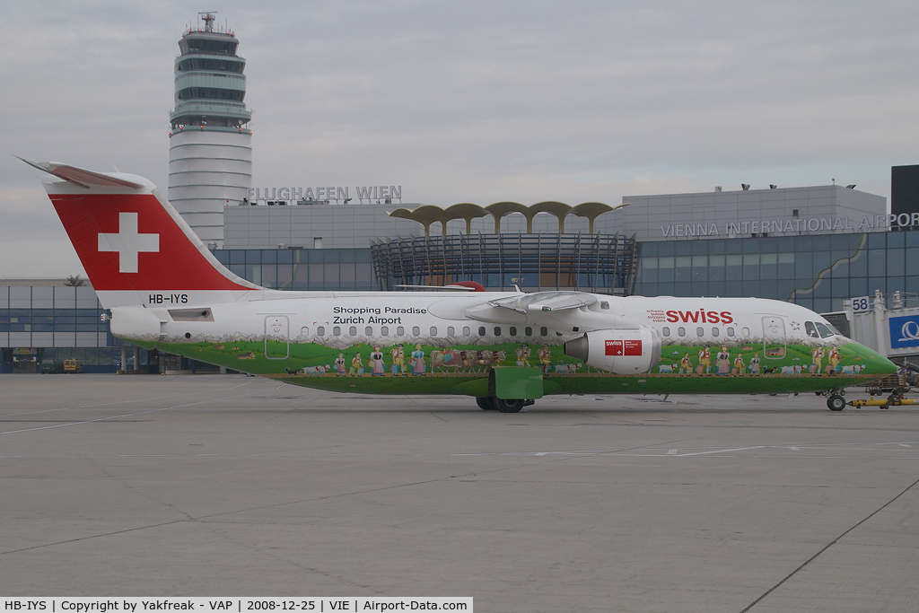 HB-IYS, 2001 British Aerospace Avro 146-RJ100 C/N E3381, Swiss Bae 146