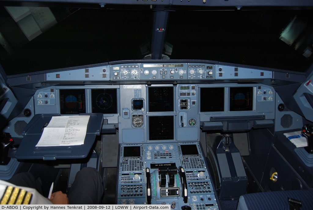 D-ABDG, 1999 Airbus A320-214 C/N 2835, Air Berlin Flight AB 8752 from TXL to VIE
