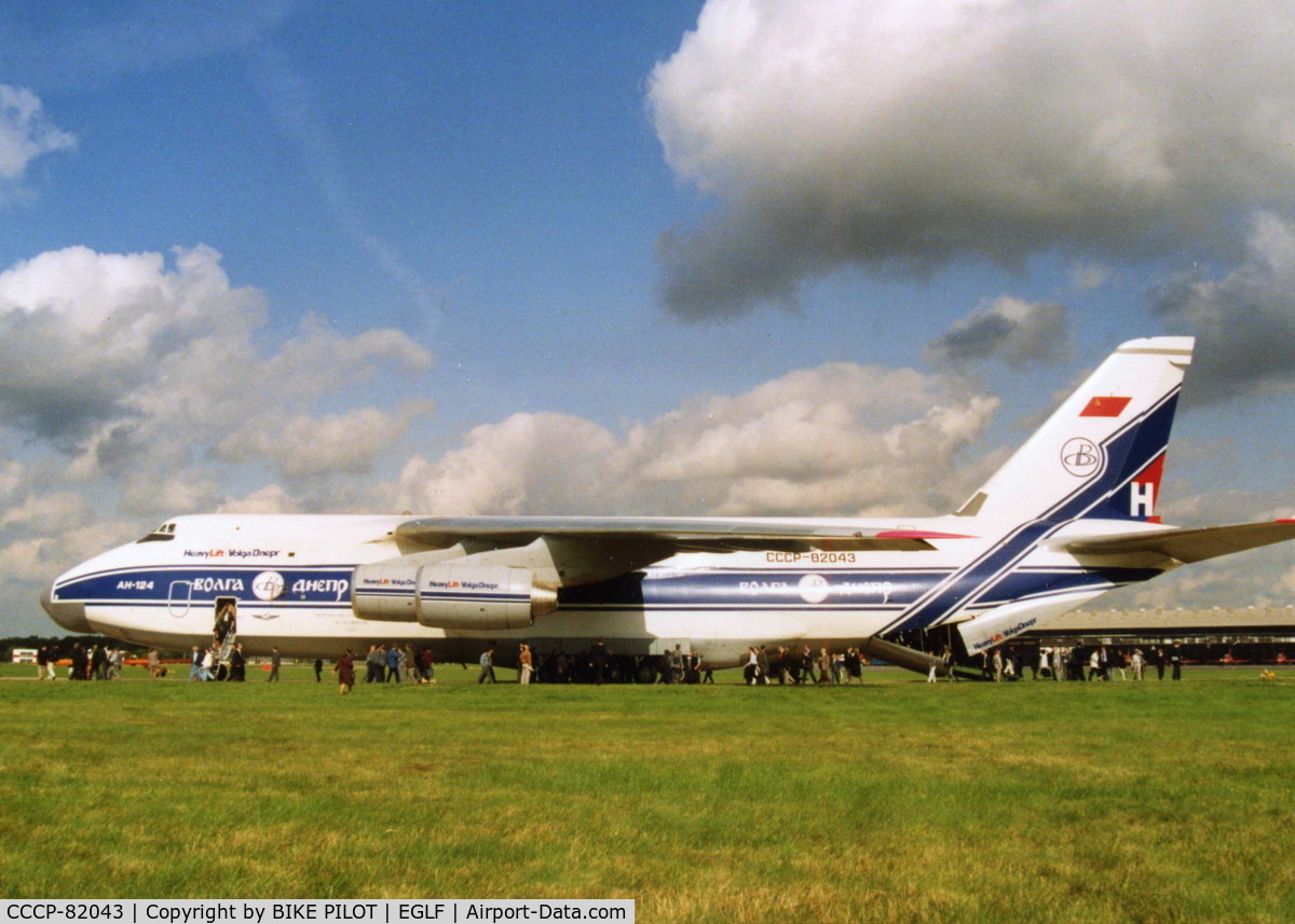 CCCP-82043, 1990 Antonov An-124-100 Ruslan C/N 9773054155101/0607, ON DISPLAY AT FARNBOROUGH AIR SHOW