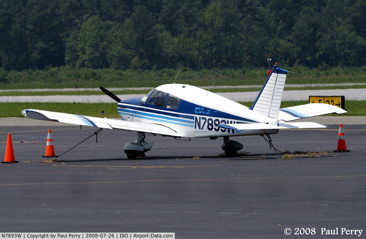 N7893W, 1964 Piper PA-28-180 C/N 28-1920, Looking so solitary