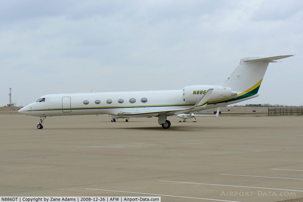 N886DT, 2001 Gulfstream Aerospace G-V C/N 636, At Alliance - Fort Worth