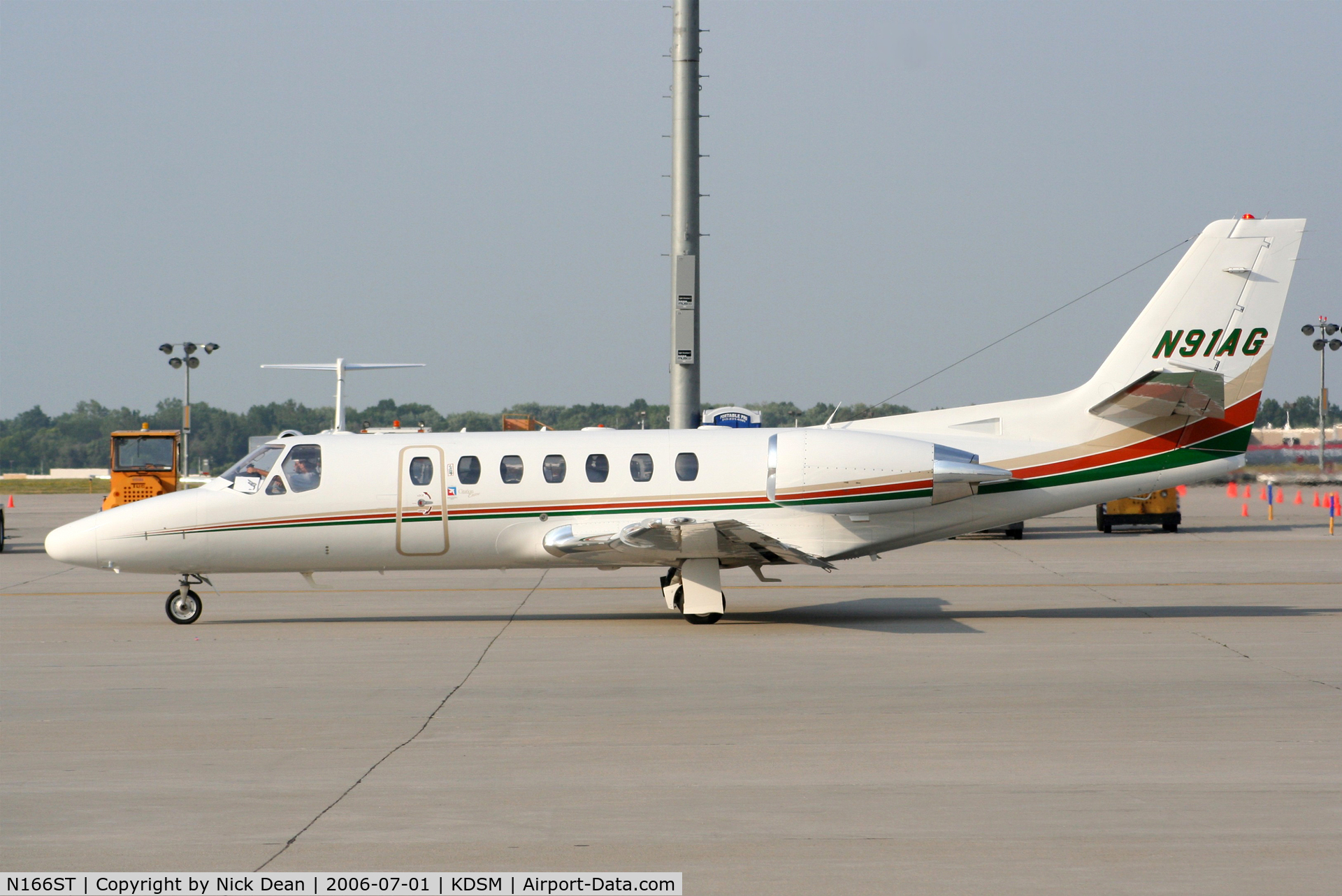 N166ST, 2002 Cessna 560 C/N 560-0606, KDSM (Seen here as N91AG this airframe is currently registered N166ST as posted)