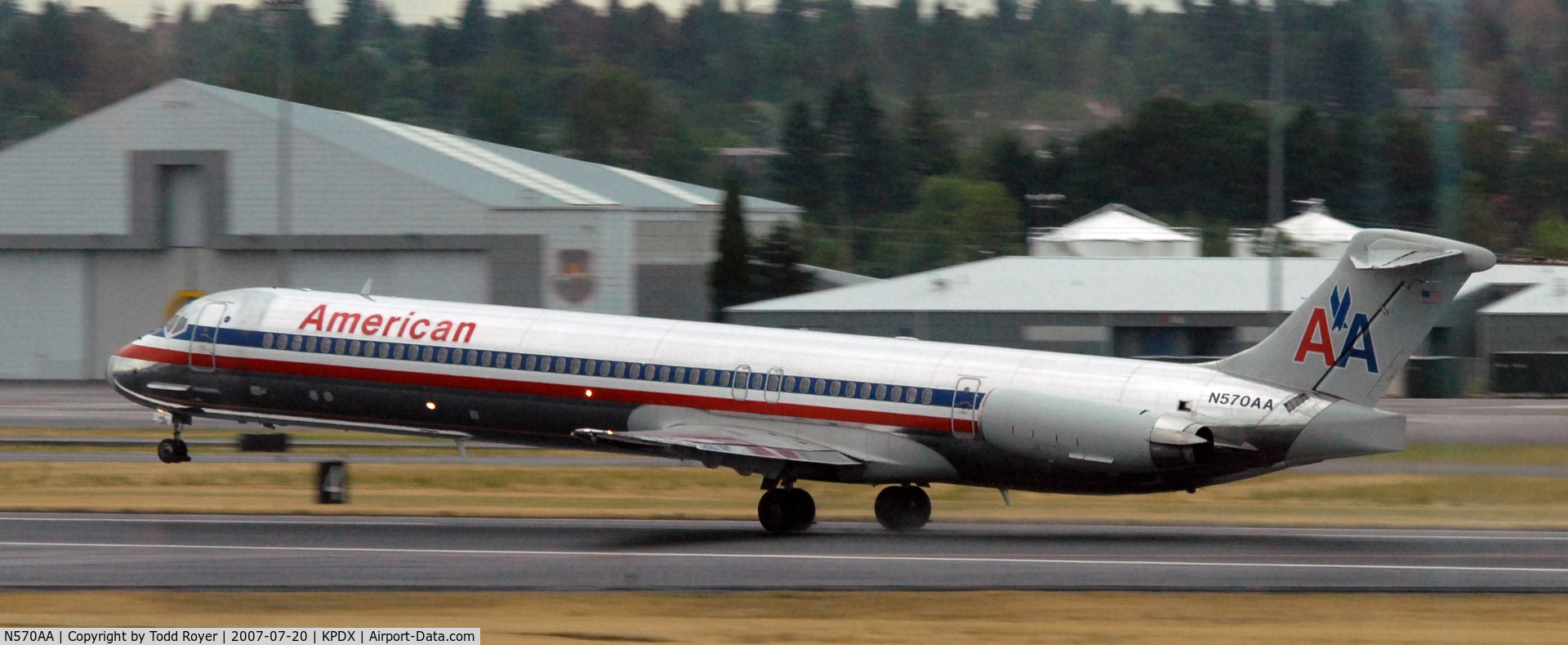 N570AA, 1987 McDonnell Douglas MD-83 (DC-9-83) C/N 49352, Departing PDX on 10R