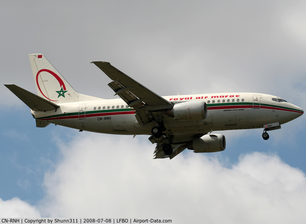 CN-RNH, 1997 Boeing 737-5B6 C/N 27680/2855, Landing rwy 32R