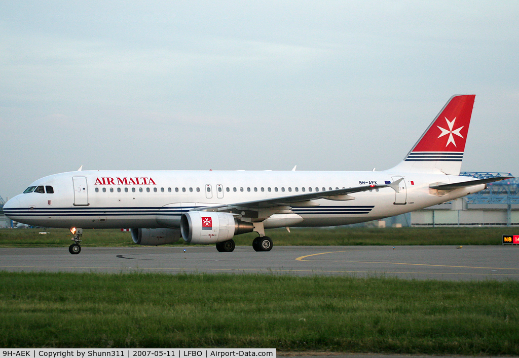 9H-AEK, 2004 Airbus A320-211 C/N 2291, Arriving from fllight and rolling to the terminal