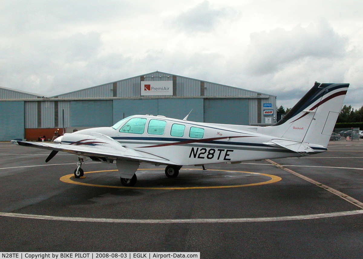 N28TE, 2000 Raytheon Aircraft Company 58 C/N TH-1951, BARON IN THE PREMIAIR COMPOUND