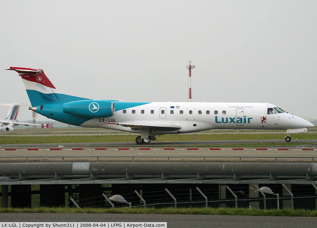 LX-LGL, 2005 Embraer ERJ-135LR (EMB-135LR) C/N 14500893, Rolling to the terminal...