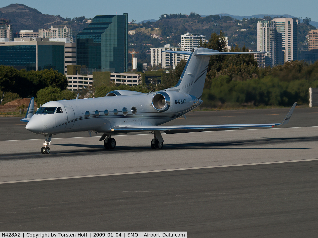 N428AZ, 2002 Gulfstream Aerospace Gulfstream IV C/N 1487, N428AZ departing from RWY 21