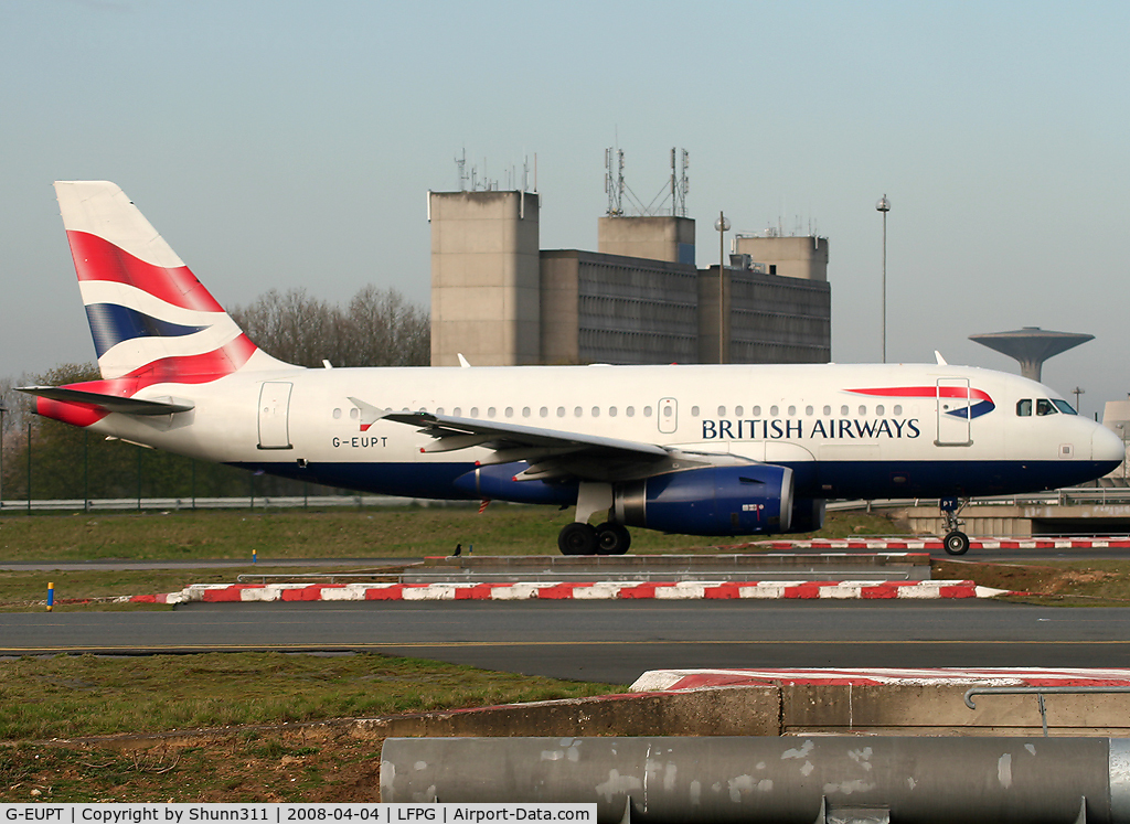 G-EUPT, 2000 Airbus A319-131 C/N 1380, Passing on parallels runways...