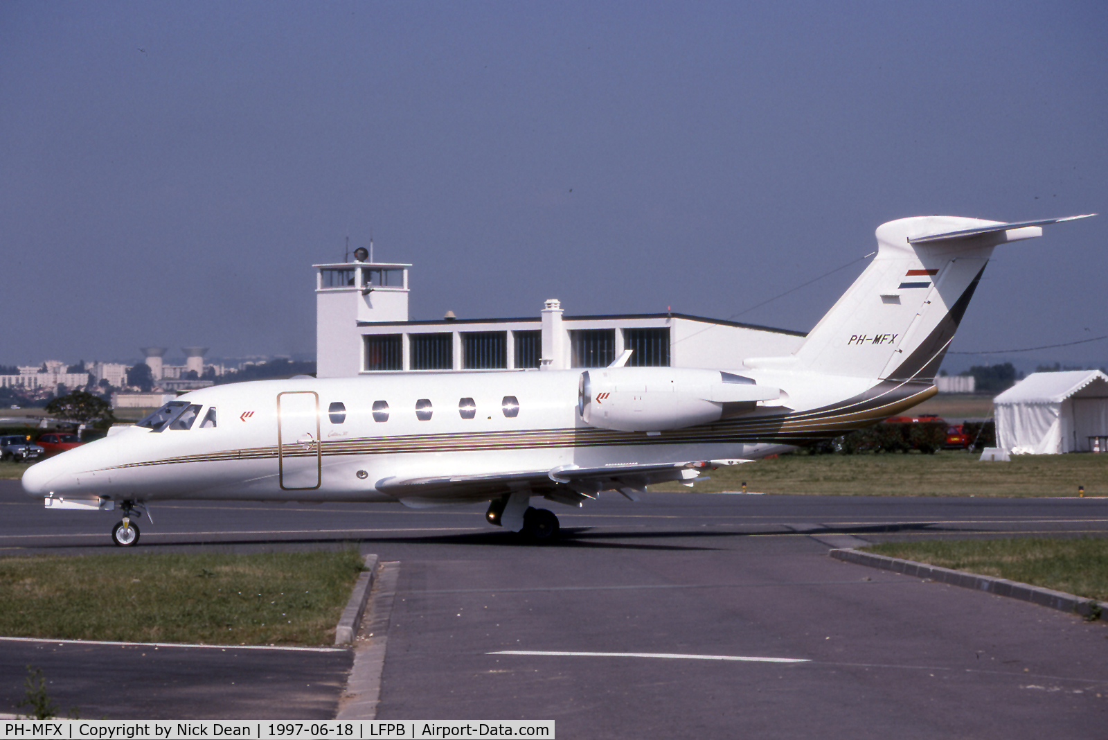 PH-MFX, 1994 Cessna 650 Citation VI C/N 650-0240, LFPB Paris Le Bourget