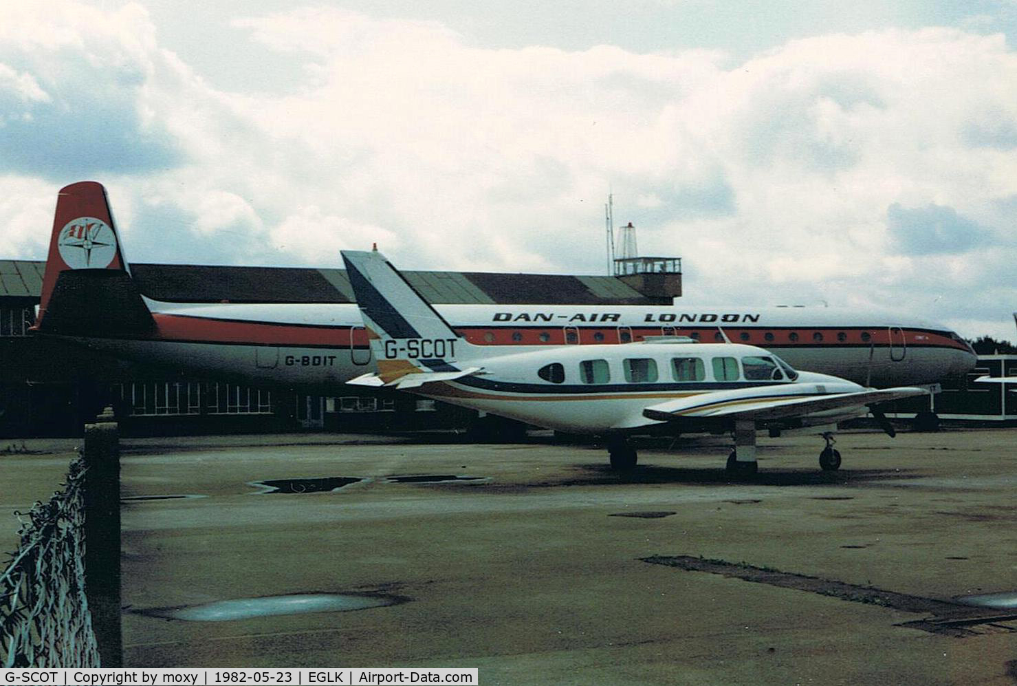 G-SCOT, 1977 Piper PA-31-350 Chieftain C/N 31-7752190, AT BLACKBUSHE WITH DAN AIR COMET G-BDIT