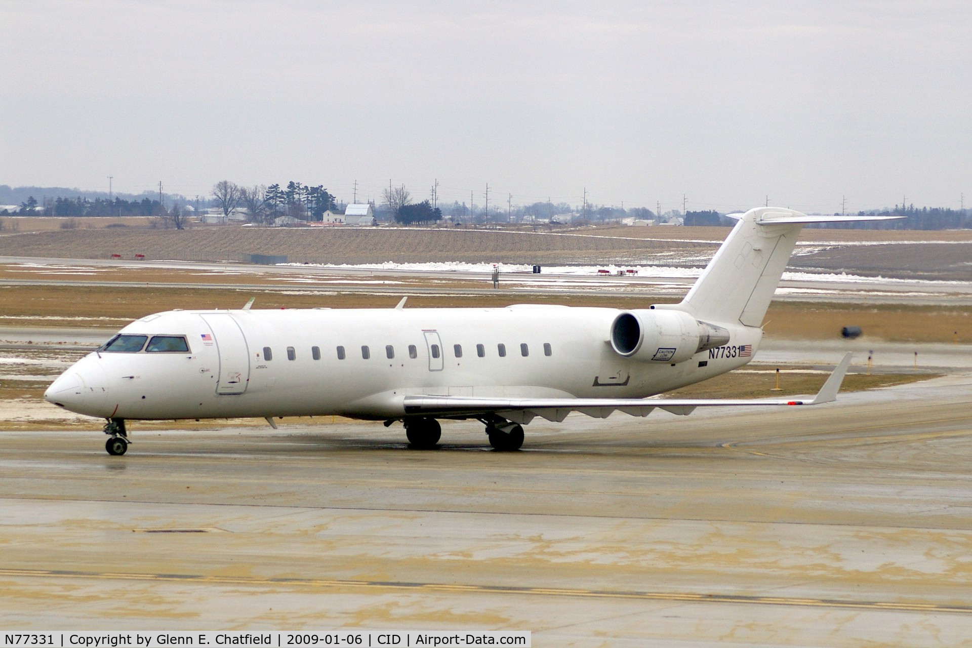 N77331, 1999 Bombardier CRJ-200LR (CL-600-2B19) C/N 7331, Taxiing on Alpha 4 to the terminal