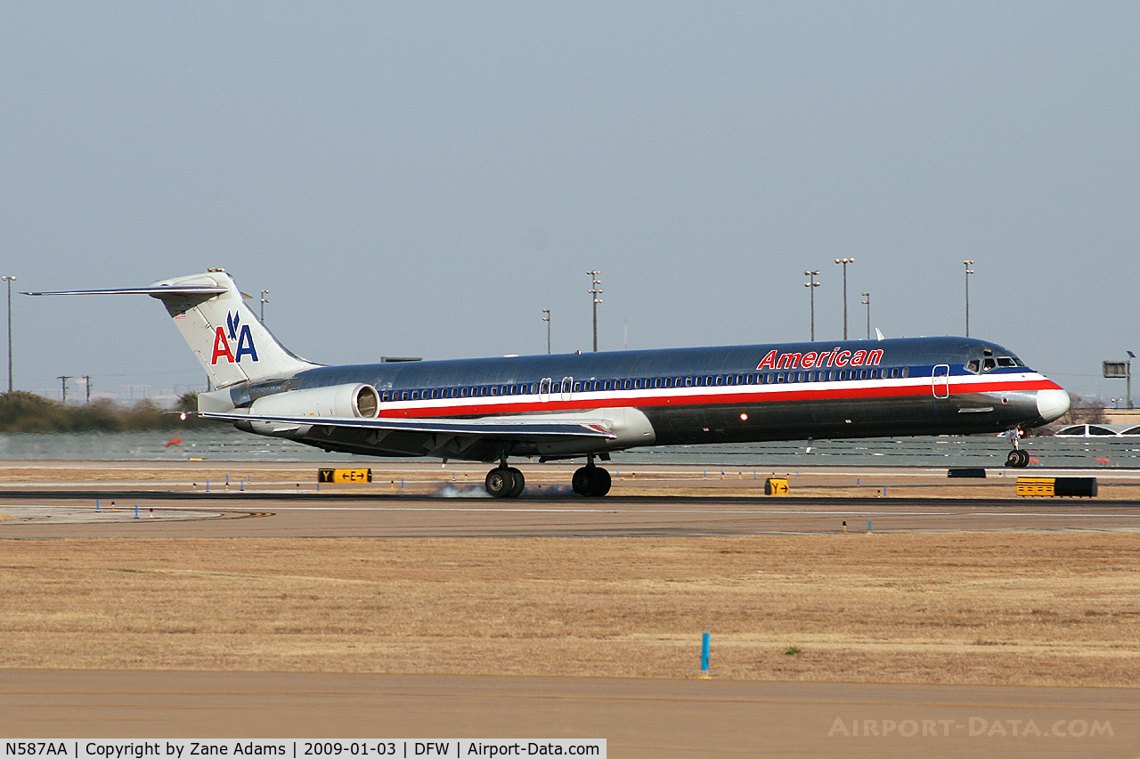 N587AA, 1991 McDonnell Douglas MD-82 (DC-9-82) C/N 53250, American Airlines MD-80 at DFW