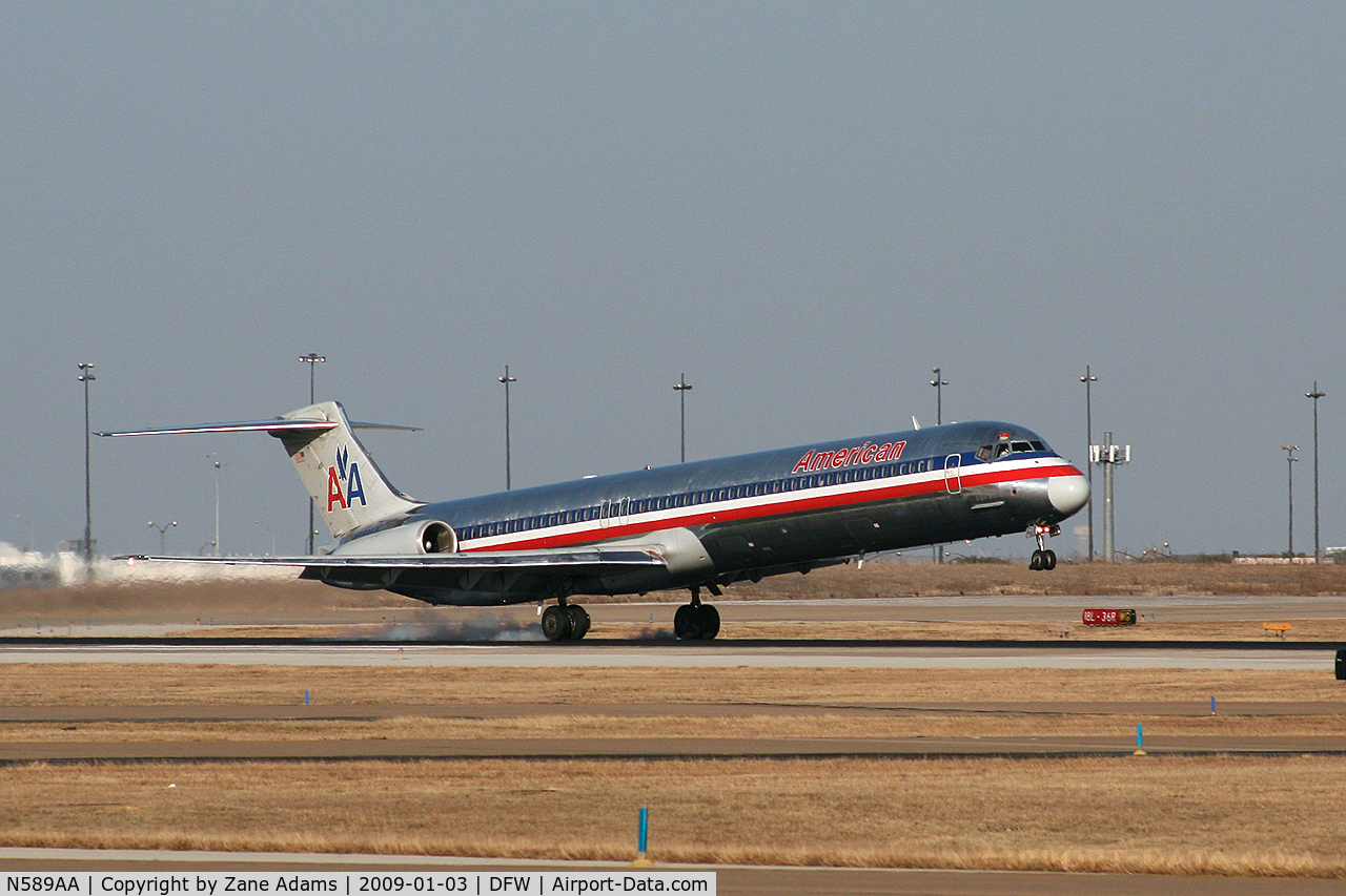 N589AA, 1991 McDonnell Douglas MD-83 (DC-9-83) C/N 53252, American Airlines MD-80 at DFW
