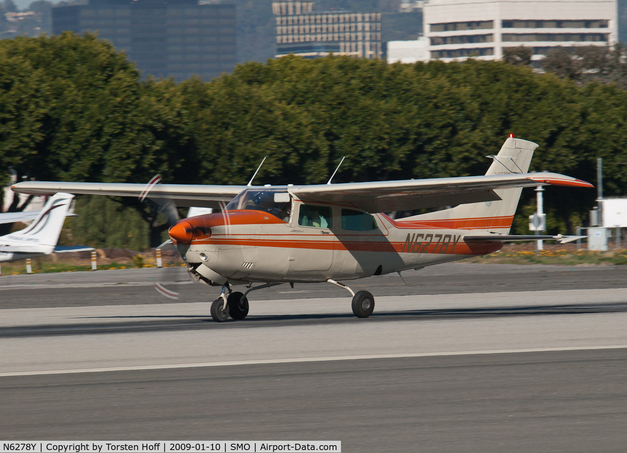 N6278Y, 1981 Cessna T210N Turbo Centurion C/N 21064318, N6278Y arriving on RWY 21