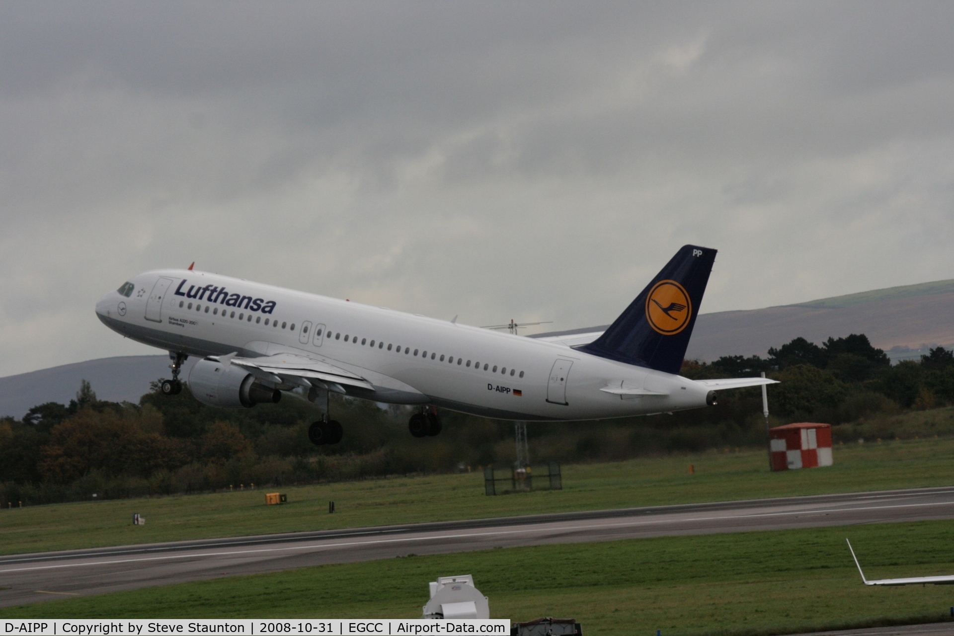 D-AIPP, 1990 Airbus A320-211 C/N 110, Taken at Manchester Airport, October 2008