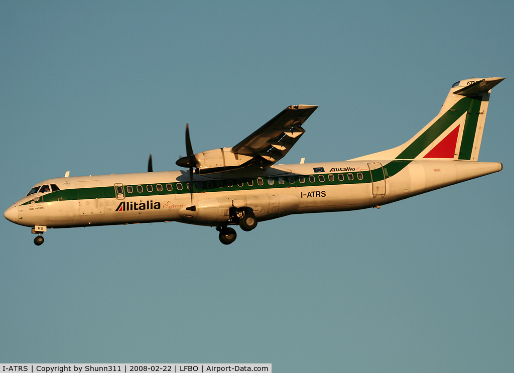 I-ATRS, 1995 ATR 72-212 C/N 467, Landing rwy 32L