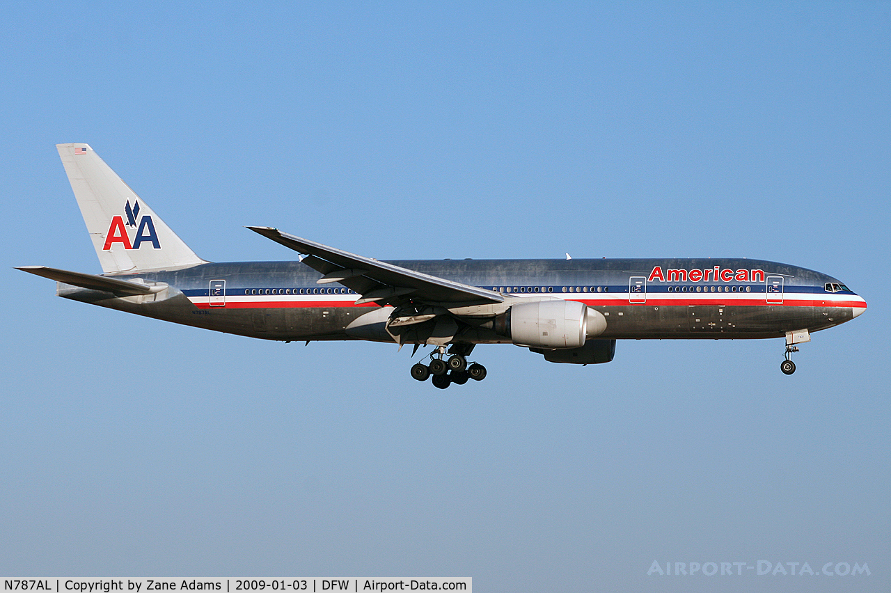 N787AL, 2000 Boeing 777-223 C/N 30010, American Airlines 777 on approach to DFW