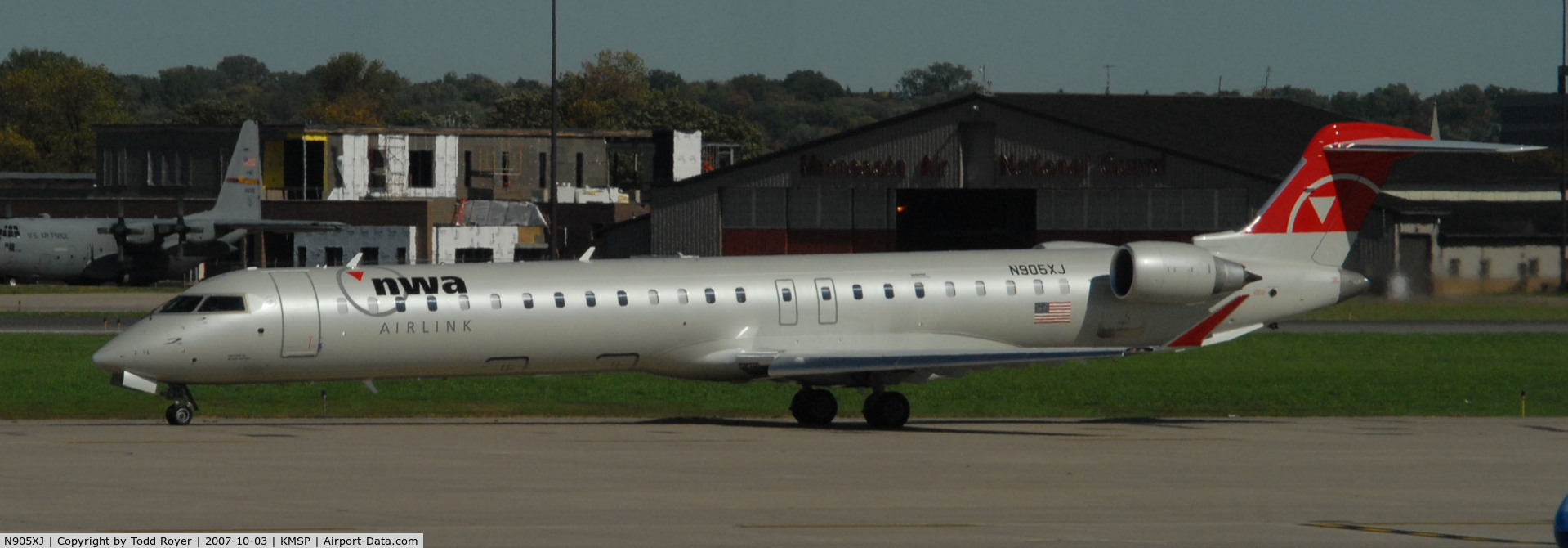 N905XJ, 2007 Bombardier CRJ-900 (CL-600-2D24) C/N 15137, Taxi for departure