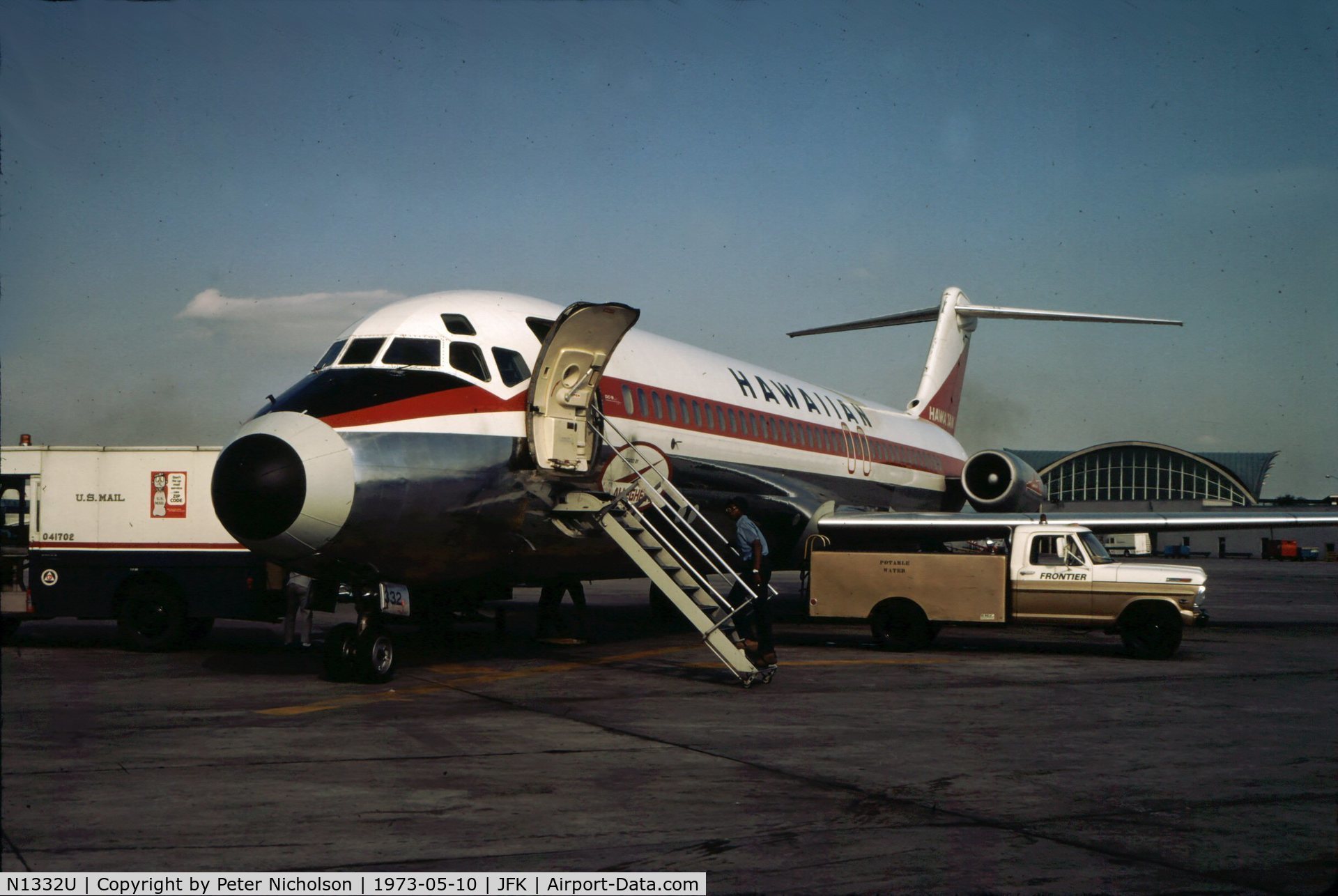 N1332U, 1969 Douglas DC-9-31 C/N 47404, Operated by Allegheny Airlines from Hawaiian Air in 1973 and seen preparing for flight to St. Louis, Missouri