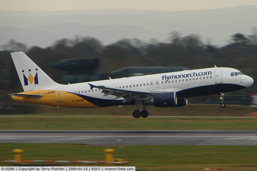 G-OZBK, 2000 Airbus A320-214 C/N 1370, Monarch A320 takes off from Manchester