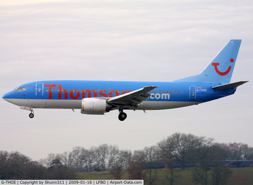 G-THOE, 1995 Boeing 737-3Q8 C/N 26313, Landing rwy 14R