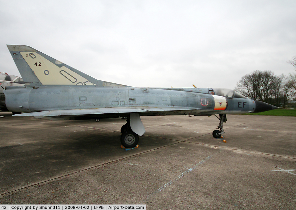 42, Dassault Mirage F.1C C/N 42, S/n 42 - Stored at Dugny