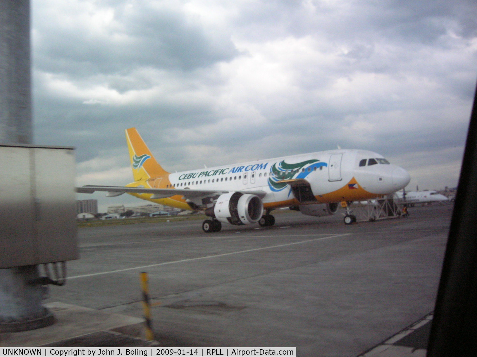 UNKNOWN, , Airbus being serviced at Manila