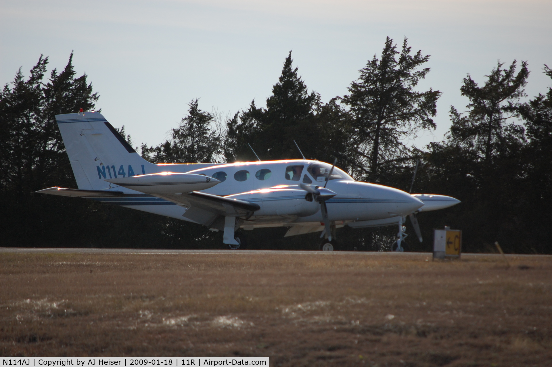 N114AJ, 1969 Cessna 421A Golden Eagle C/N 421A0104, N89LA landing runway 34 at 11R (Brenham Municipal, TX)