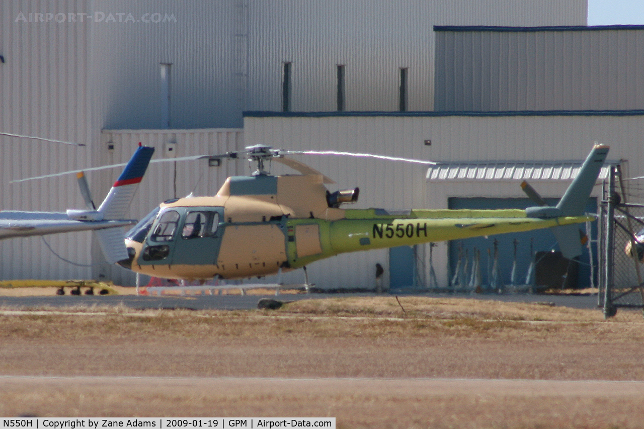 N550H, 2008 Aerospatiale AS-350B-3 Ecureuil C/N 4563, At Grand Prairie Municipal