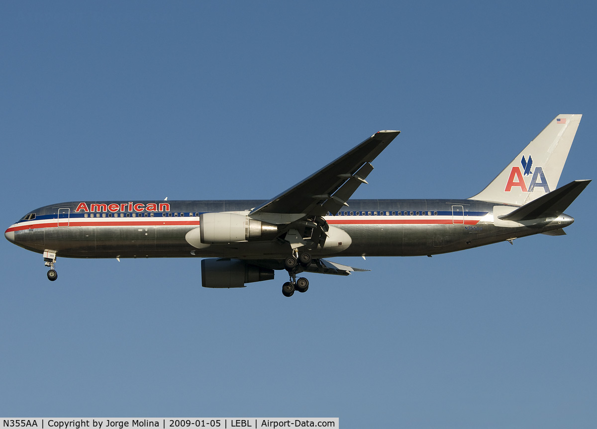 N355AA, 1988 Boeing 767-323/ER C/N 24036, 